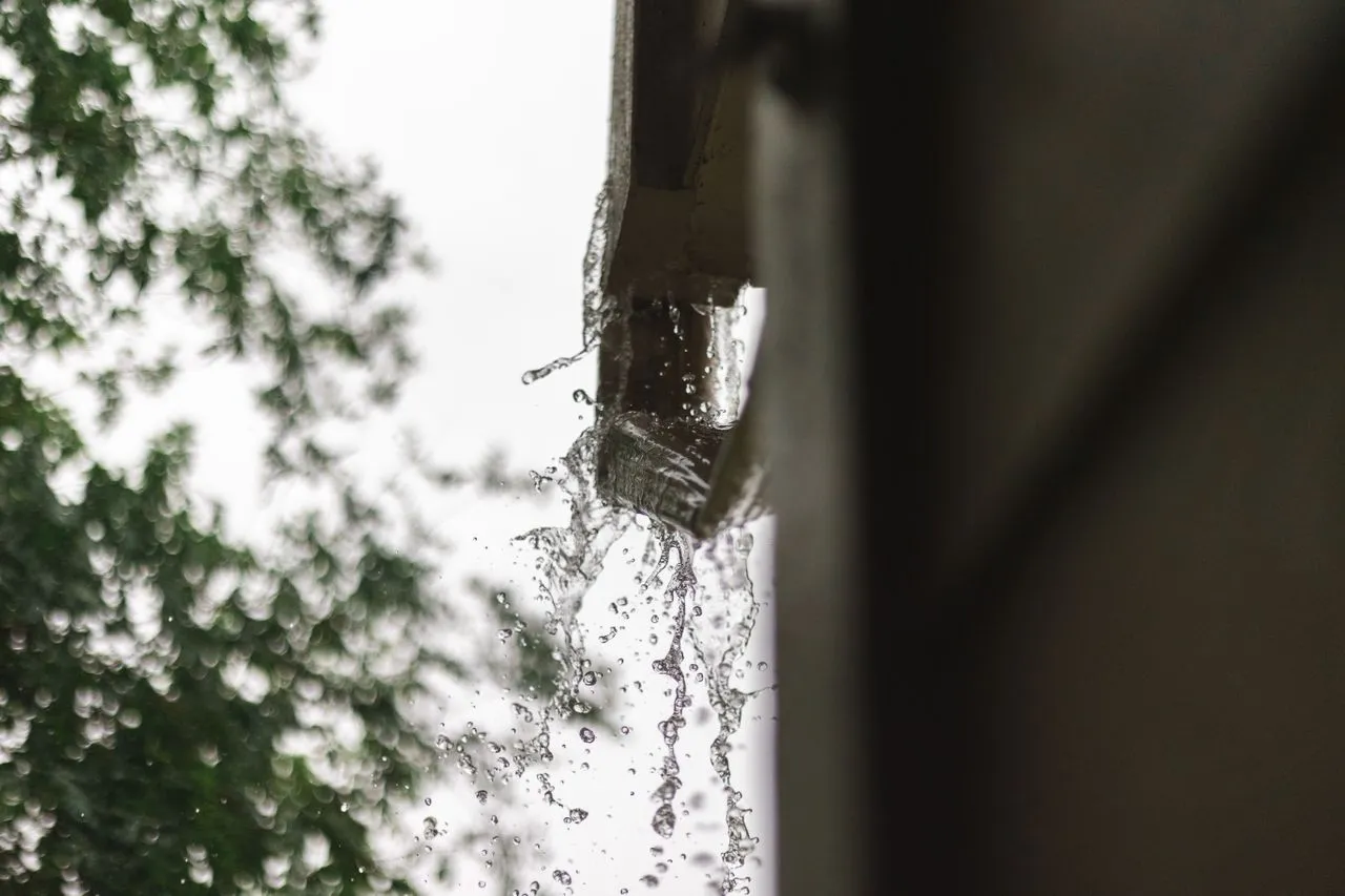Roof Drainage Inspection and Water Damage Prevention for Commercial Buildings